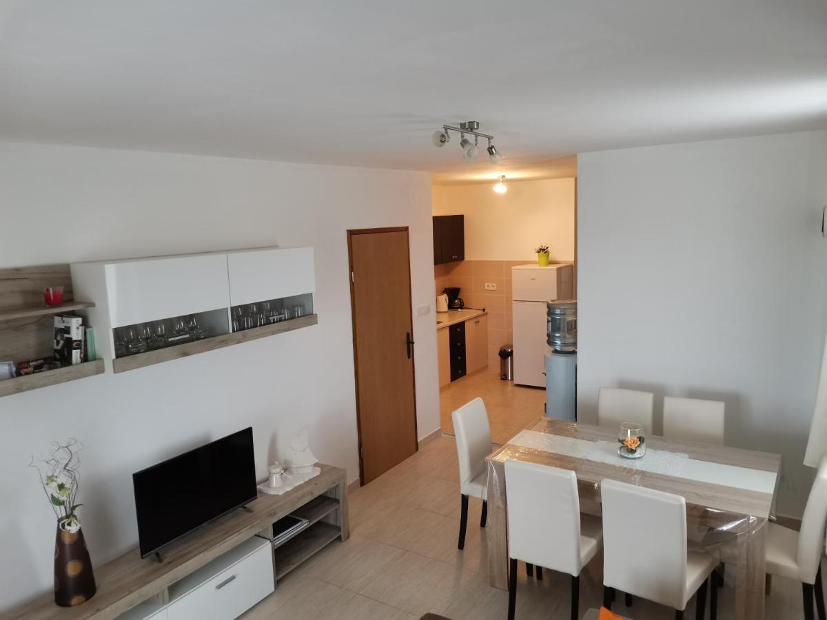 Apartman Jadranka Вир Екстериор снимка